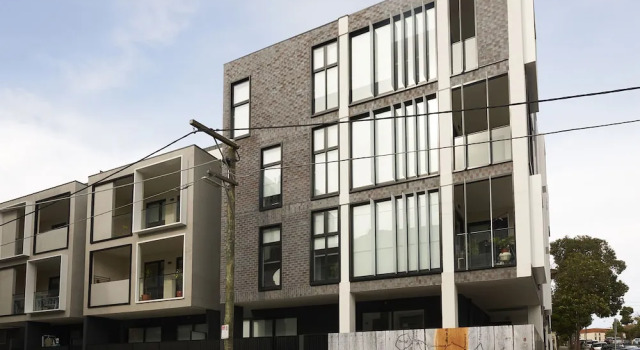 The Marc 201: A Splash of Emerald - Rejuvenate stays, Book Apartment Melbourne 