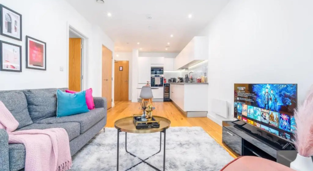 Апартаменты Deluxe Candy Suite by Home Bay - City Centre