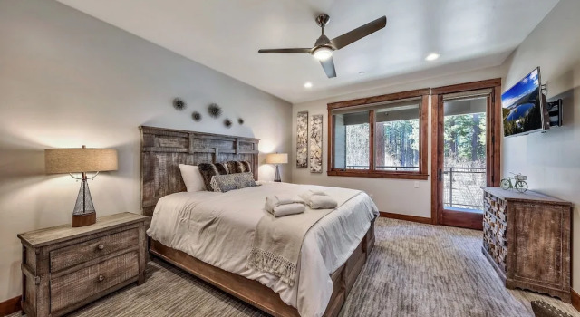 Gondola Vista 3 - 4 Br Townhouse, Забронировать Отель Отели Саут-Лейк-Тахо с парковкой, рядом с Tahoe Blue Event Center, Парковка