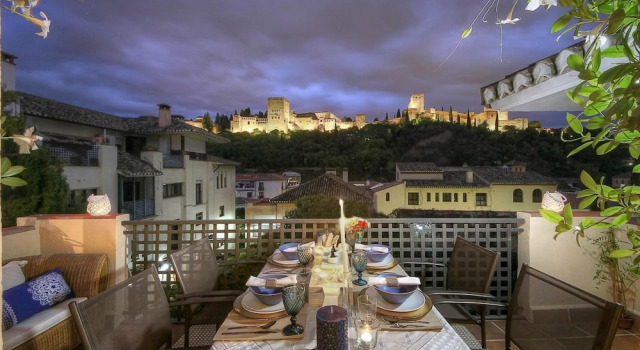 Апартаменты с 3 комнатами с балконом и с видом на город Alhambra Penthouse 2 Private Terraces Parking Free