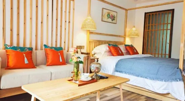 Люкс с видом на сад Mid-Levels Homestay
