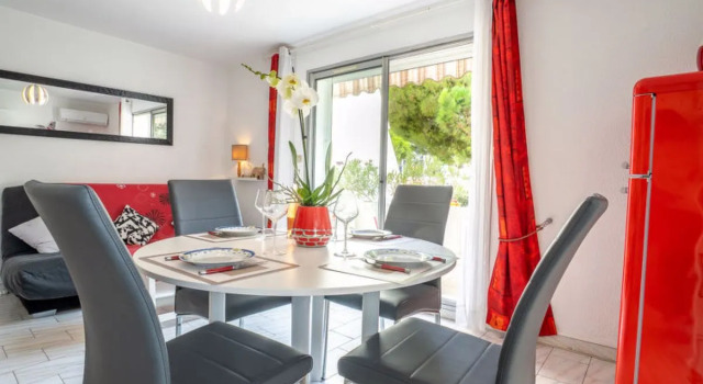 Les Cyprianes 24167, Book Hotel Hotels in Camargue with a Pool, Swimming Pool
