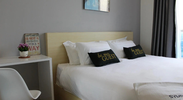 Suite 2 sypialnie z widokiem na basen Symphony Suite Malacca