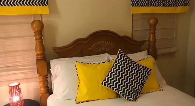 Ocho Rios Villa at Coolshade X, Rezervasyon Villa Plantation Village Jamaika