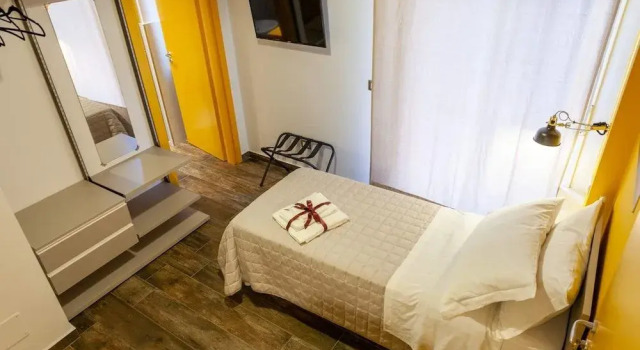 Five Rooms Brolo