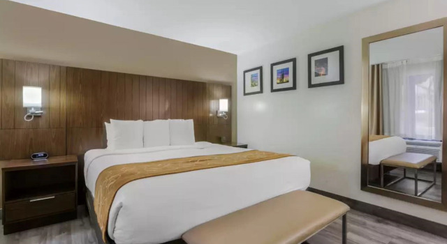 Comfort Suites Tucson near Sabino Canyon