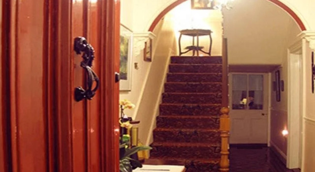 Higgin S B&B, Забронировать Отель «постель и завтрак» Корк Графство Корк, рядом с Collins Barracks Military Museum