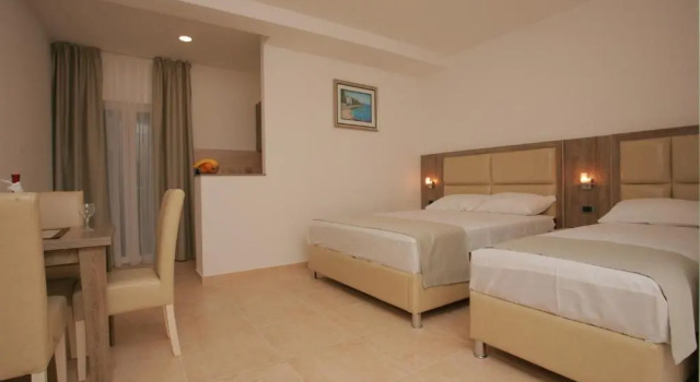 Студия с балконом и с видом на море Apartments Obala - Katić