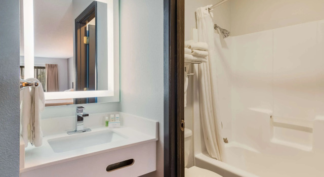 Люкс Red Lion Inn & Suites Ontario