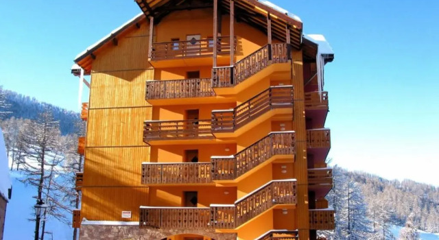 Residence Vega Risoul St3, Prenota Hotel Hotel a Alvernia con parcheggio, Parcheggio