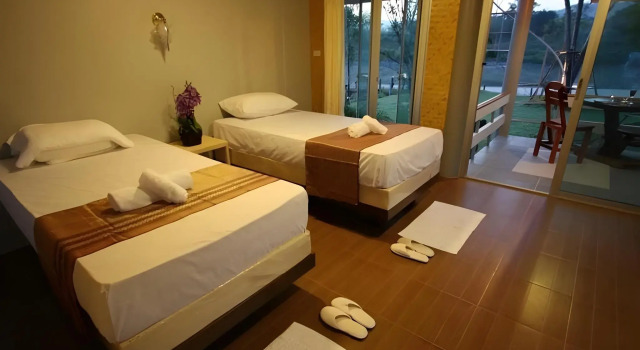 Lumphachi Lakehill Resort, Varaa Lomakeskus Hotellit Ratchaburi aamiaisella, Aamiainen