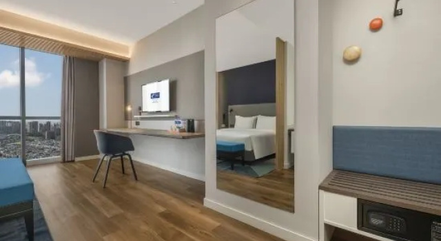 Двухместный номер Standard с видом на город Holiday Inn Express Meishan Dongpo by IHG