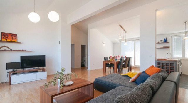 Beautiful Apartment in Sutivan With Wifi and 3 Bedrooms, Забронировать Апартаменты/квартира Отели Сутиван с парковкой, Парковка