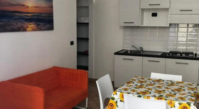 Bilocale in Centro a 100m Dal Mare - Aautsv12669