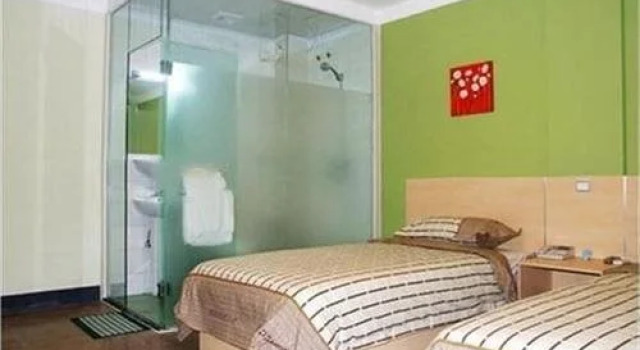 Jinan Warm Family Lvren Inn
