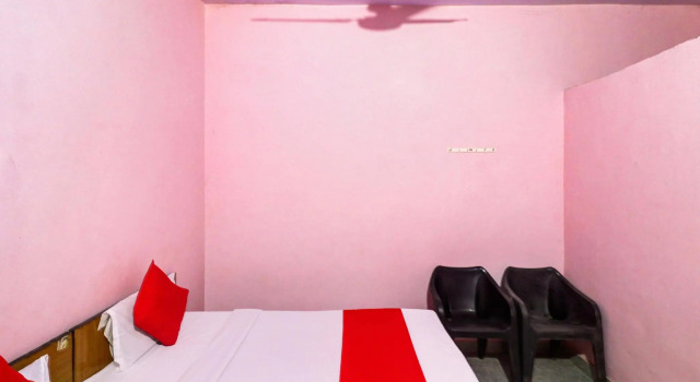 OYO Flagship 82264 Hariom guest house