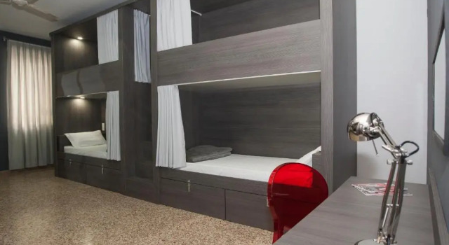 Кровать в общем номере Quart Youth Hostel & Apartments