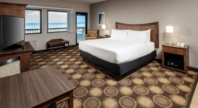 Номер Standard с балконом и с видом на океан Best Western New Smyrna Beach Hotel & Suites