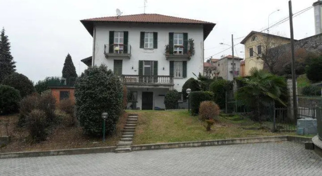 Appartamento Villa, Забронировать Апартаменты/квартира Таино Provincia di Varese