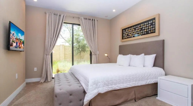 Luxury 4 Bedroom Home Close to Disney 7487, Book Hotel Hoteller i Four Corners med pool, Swimmingpool