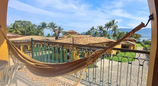 Люкс с балконом Pousada Casa Amarela