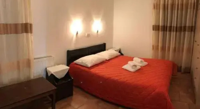 Petradi, Prenota Hotel Livadi Kythera