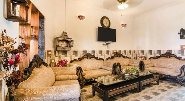 Heritage Hotel, Забронировать Отель Чарбагх штат Уттар-Прадеш