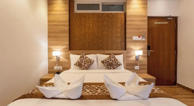 Двухместный номер Deluxe с балконом Hotel Mahadev Inn Pokhara