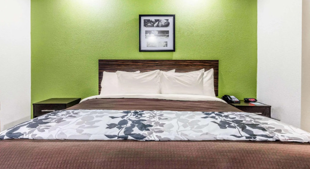 Двухместный люкс Business Travelodge by Wyndham Flowood Jackson Airport North