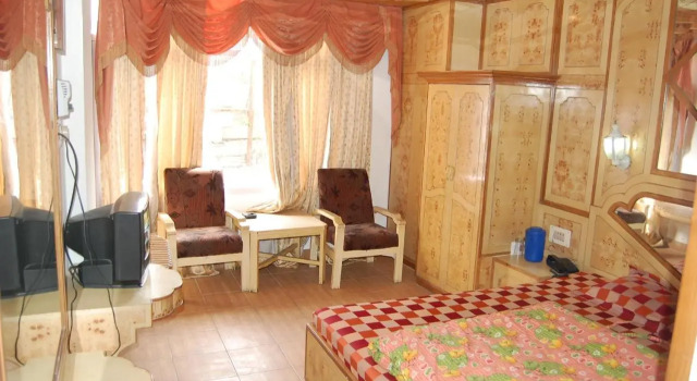 Hotel Gulmarg Regency, Забронировать Отель Отели Шимлы 3 звезды, рядом с Площадь Ридж в Шимле, 3*