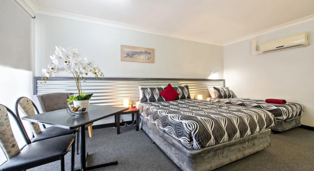 Двухместный номер Standard с балконом Shearing Shed Motor Inn