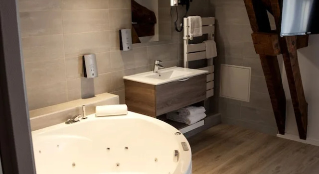 Номер Premium Logis Auberge Des Voyageurs