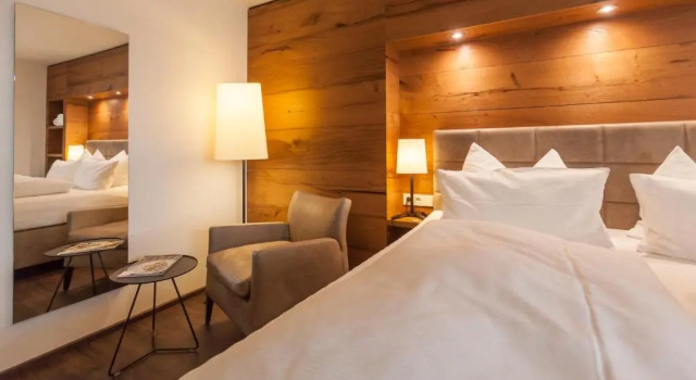 Номер Deluxe Bollenhuthotel Kirnbacher Hof