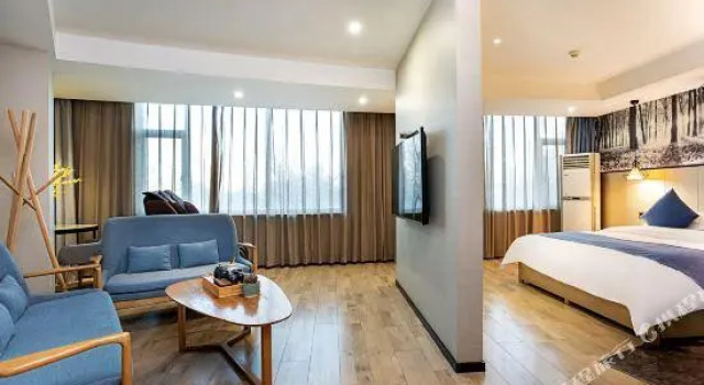 Люкс Kunlun Leju Business Hotel (Wenxian)
