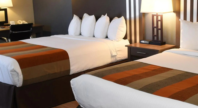 Четырёхместный номер Standard Holiday Inn Express & Suites Phoenix - Tempe by IHG