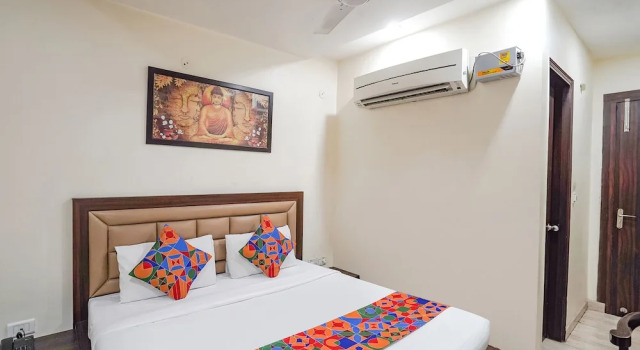 Номер Premium FabHotel Comfort Stay Vaishali