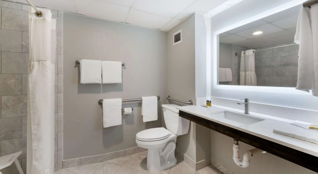 Четырёхместный номер Standard Best Western Plus Alexandria Fort Belvoir