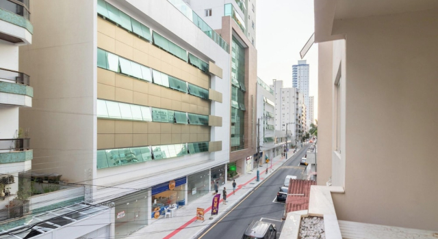Апартаменты с балконом Apts in a Building 180m From the Beach in Balneario Camboriu - Rajs