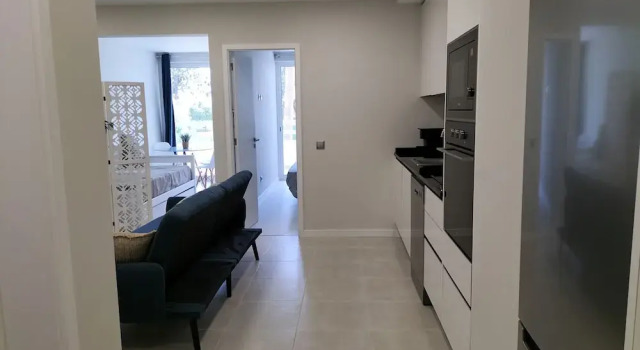 Amazing Green Tower 3 Castle Flat With Balcony, Забронировать Апартаменты/квартира Апартаменты Портиман, рядом с Парк Молодежи, Апартаменты/квартира