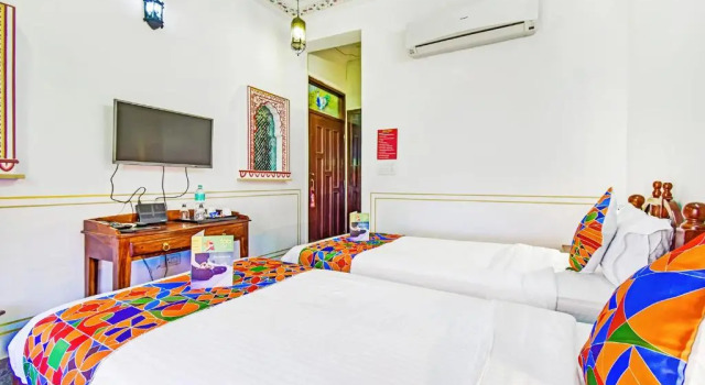 Номер Deluxe Fabhotel Shree Villas