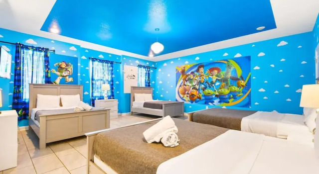Storey Lake Getaway Pool SPA Theater, Забронировать Курортный отель СПА-отели Киссимми, рядом с Kissimmee Go-Karts, SPA-услуги