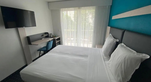 Двухместный номер Superior с балконом Hôtel Jardin Croisette