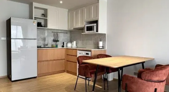 1 bdr Mountain View Apartment 50 m from Bangtao Beach