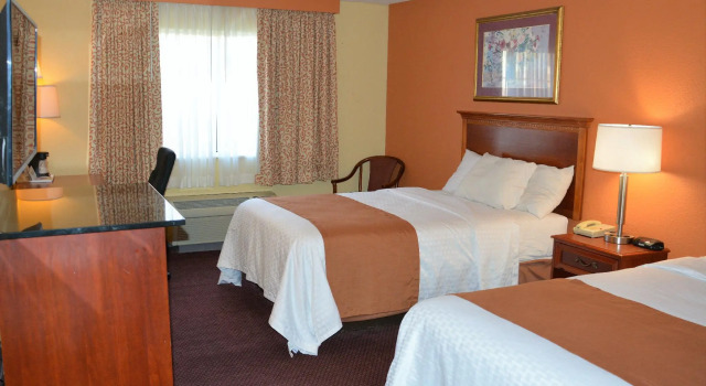 Номер Columbus Grand Hotel & Banquet Center