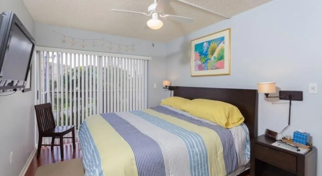 John's Dolphin Way Condo, Забронировать Отель Бонита-Спрингс Southwest Florida, рядом с Общественный пляж Бонита-Спрингс