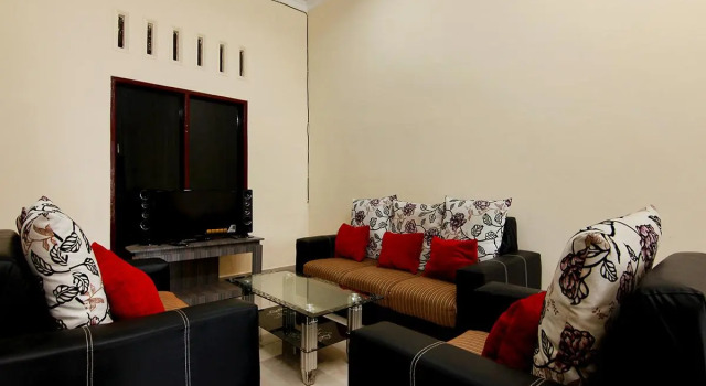 OYO 1694 Pariban Homestay, Rezerwuj Hotel  