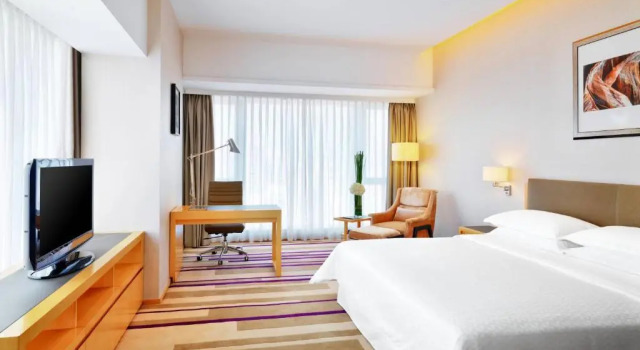 Двухместный номер Comfort Four Points® by Sheraton Guangzhou Financial City, Tianhe