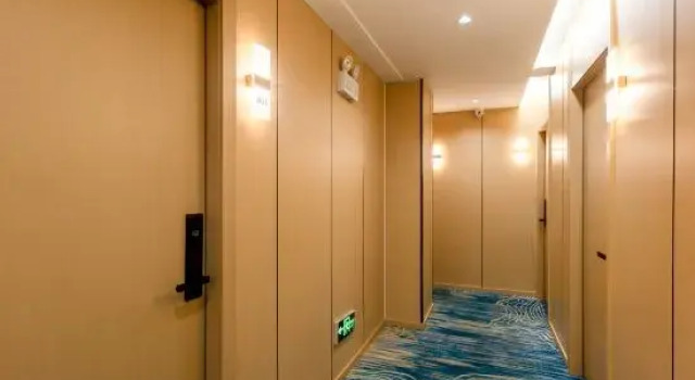 Yijiaqin Hotel (Zhaotong Jinhai Building Materials and Provincial Cultivation Culture Park Branch)