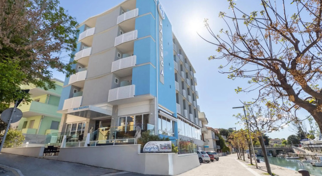 Majorca, Rezervovat Hotel Gabicce Mare 