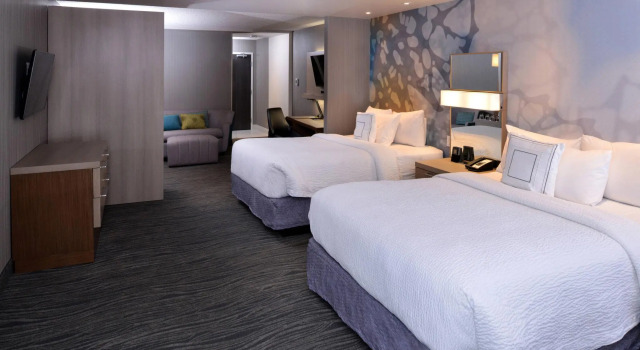 Четырёхместный люкс Courtyard by Marriott Saskatoon Airport